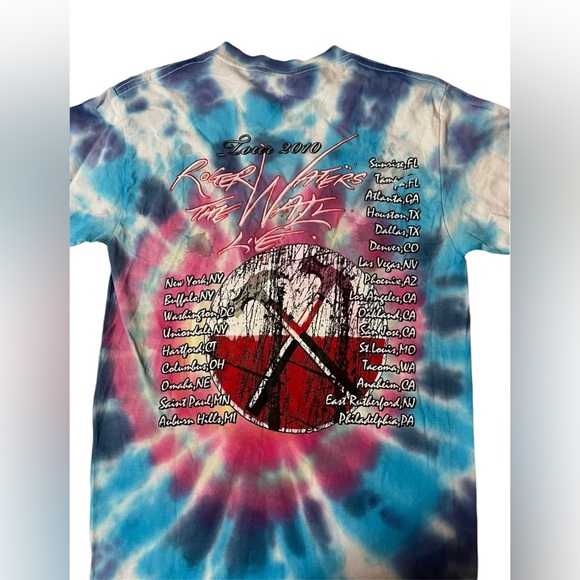 Vintage Roger Waters The Wall 2010 Tour Tee Shirt Size Small - Picture 2 of 4
